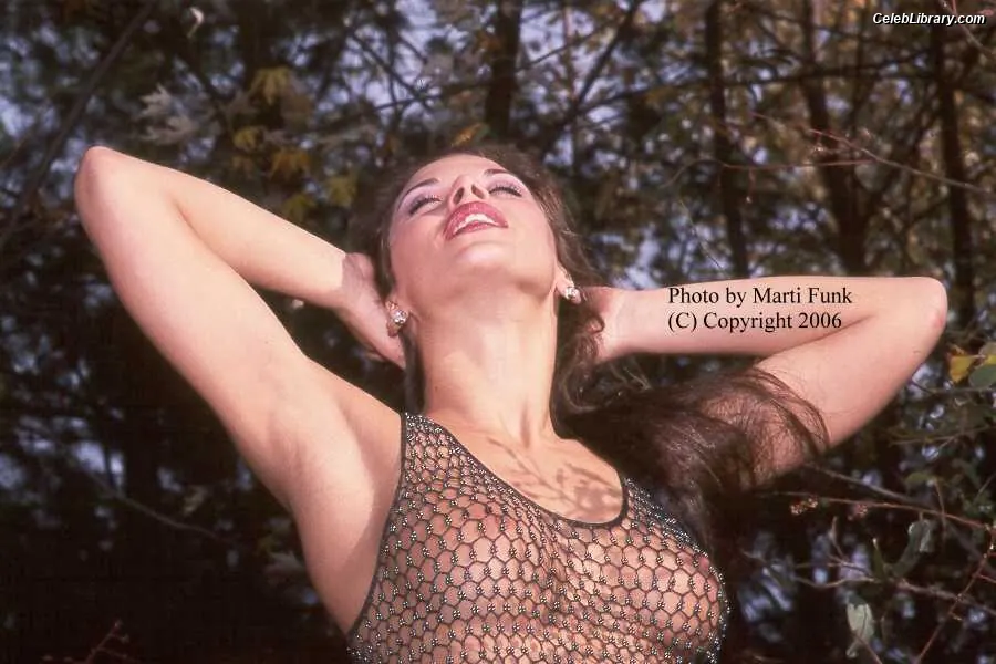 Mickie James photo 11 of 1067