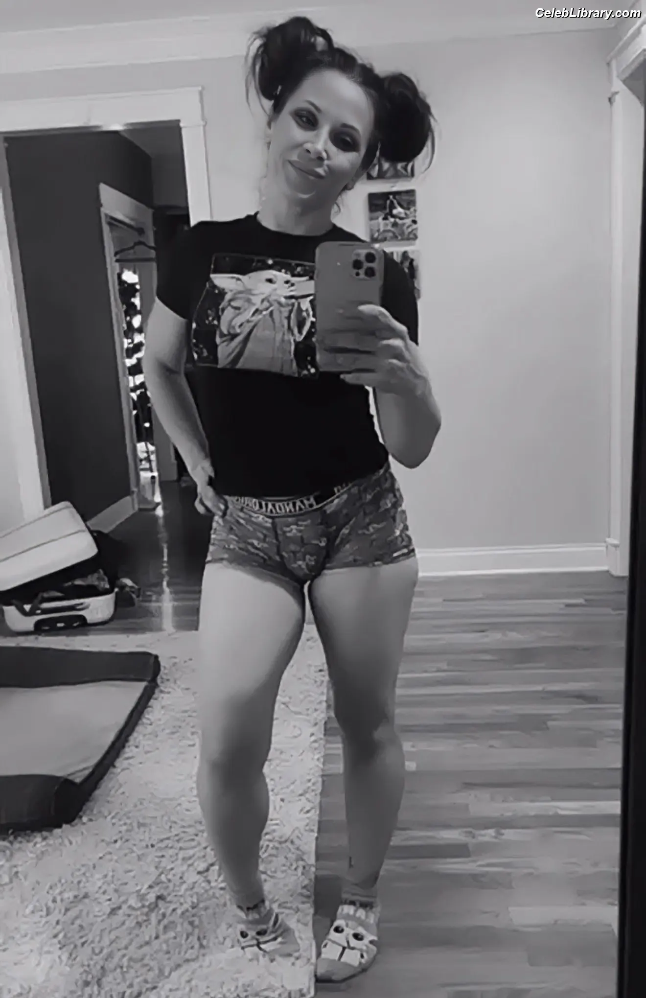 Mickie James photo 1 of 1067