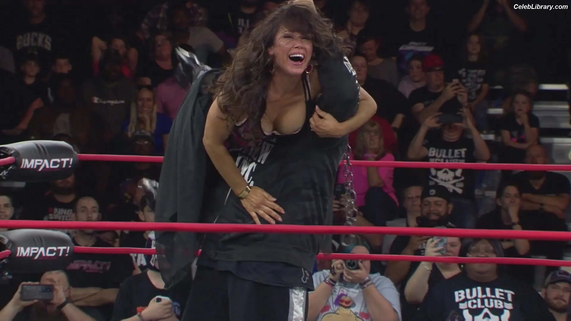 Mickie James photo 17 of 1067