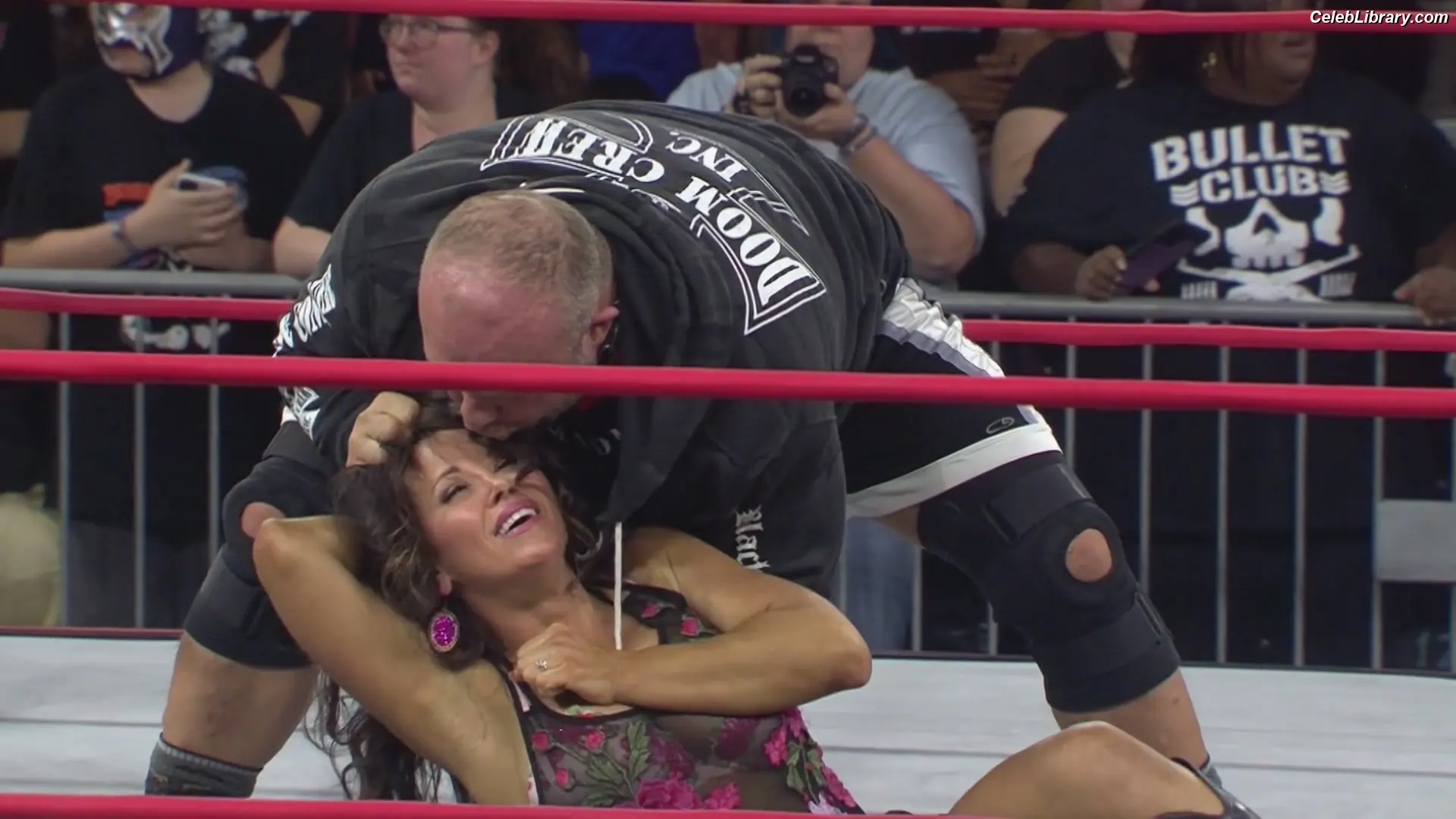 Mickie James photo 8 of 1067