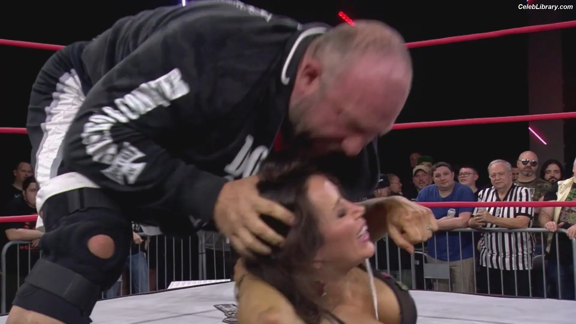 Mickie James photo 16 of 1067