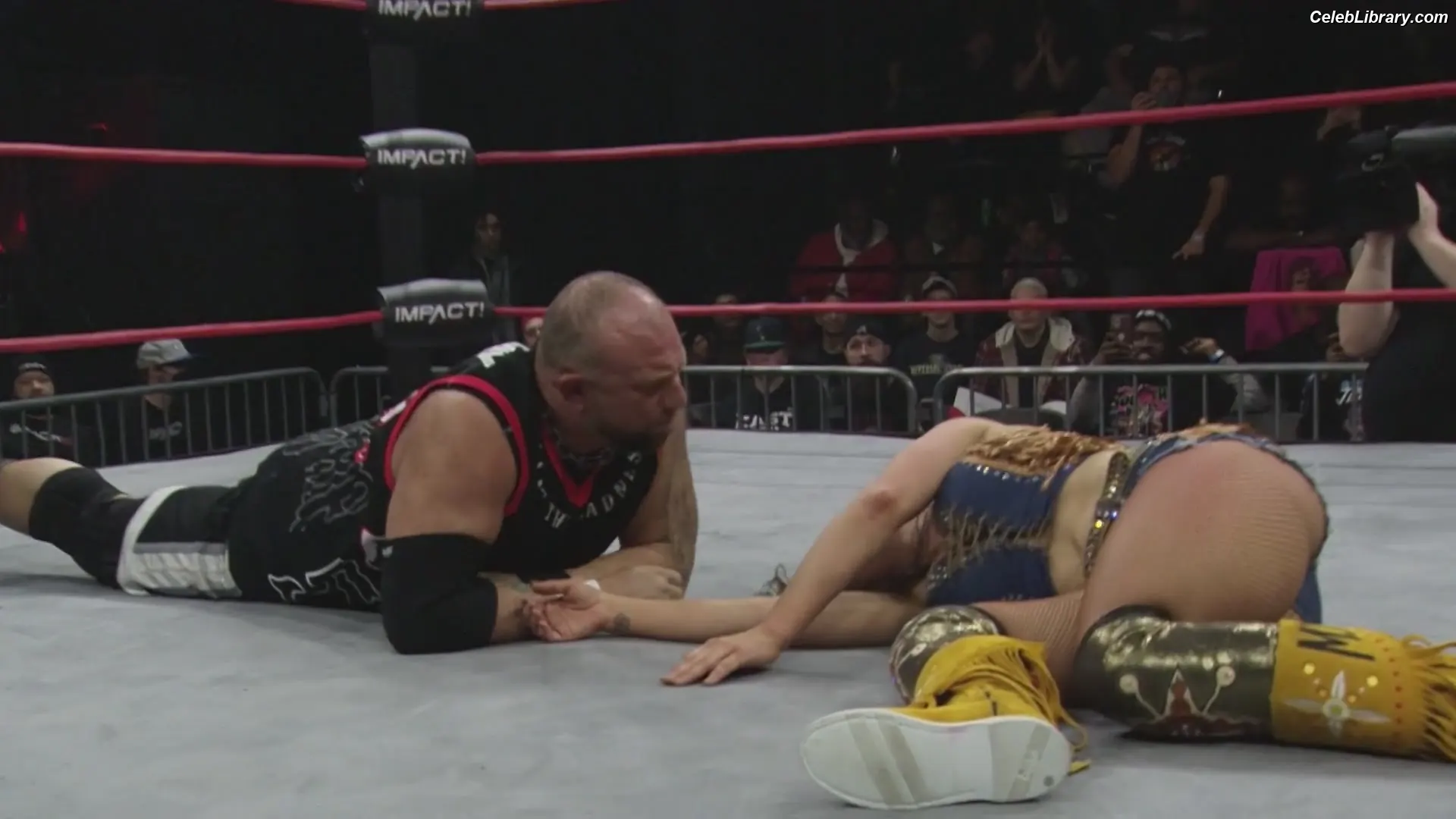 Mickie James photo 3 of 1067