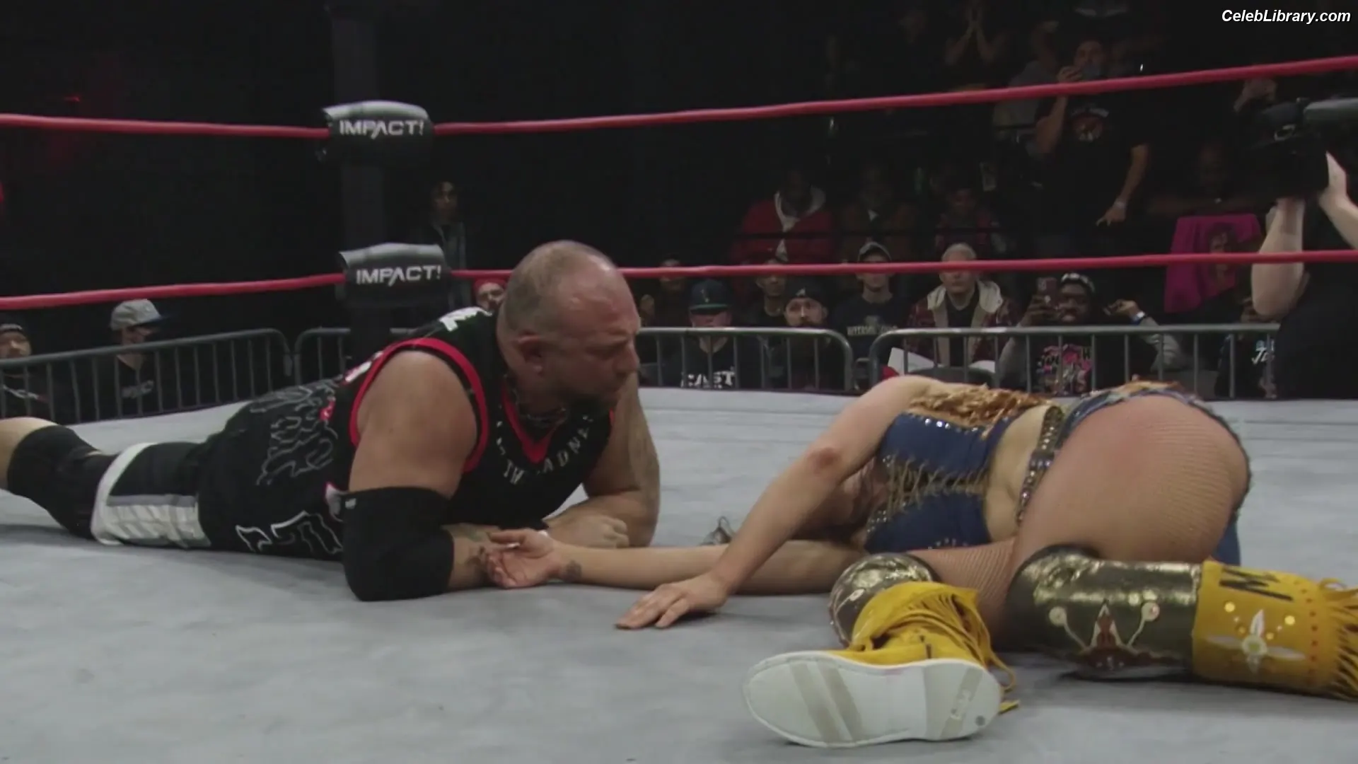 Mickie James photo 4 of 1067