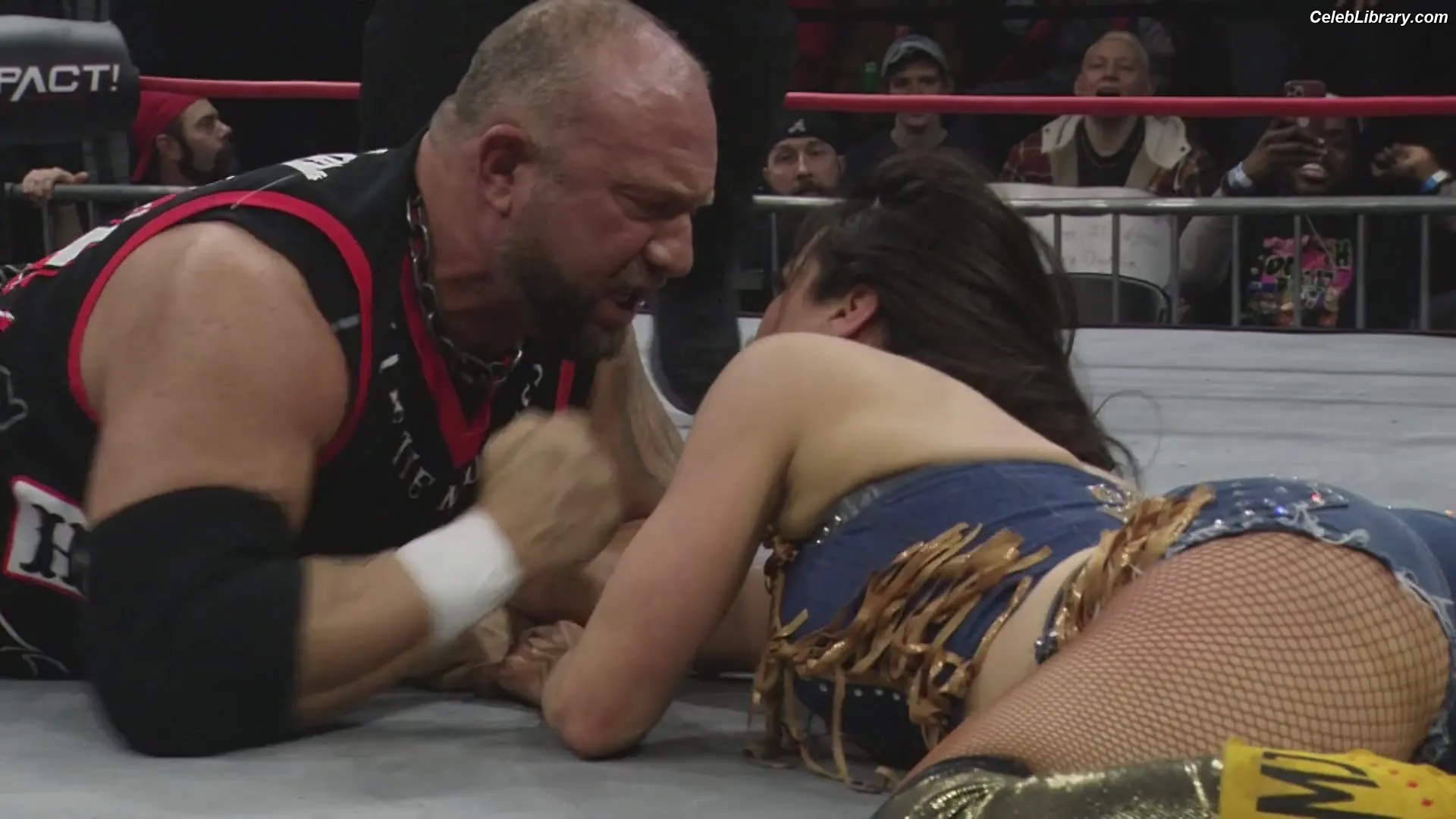 Mickie James photo 12 of 1067
