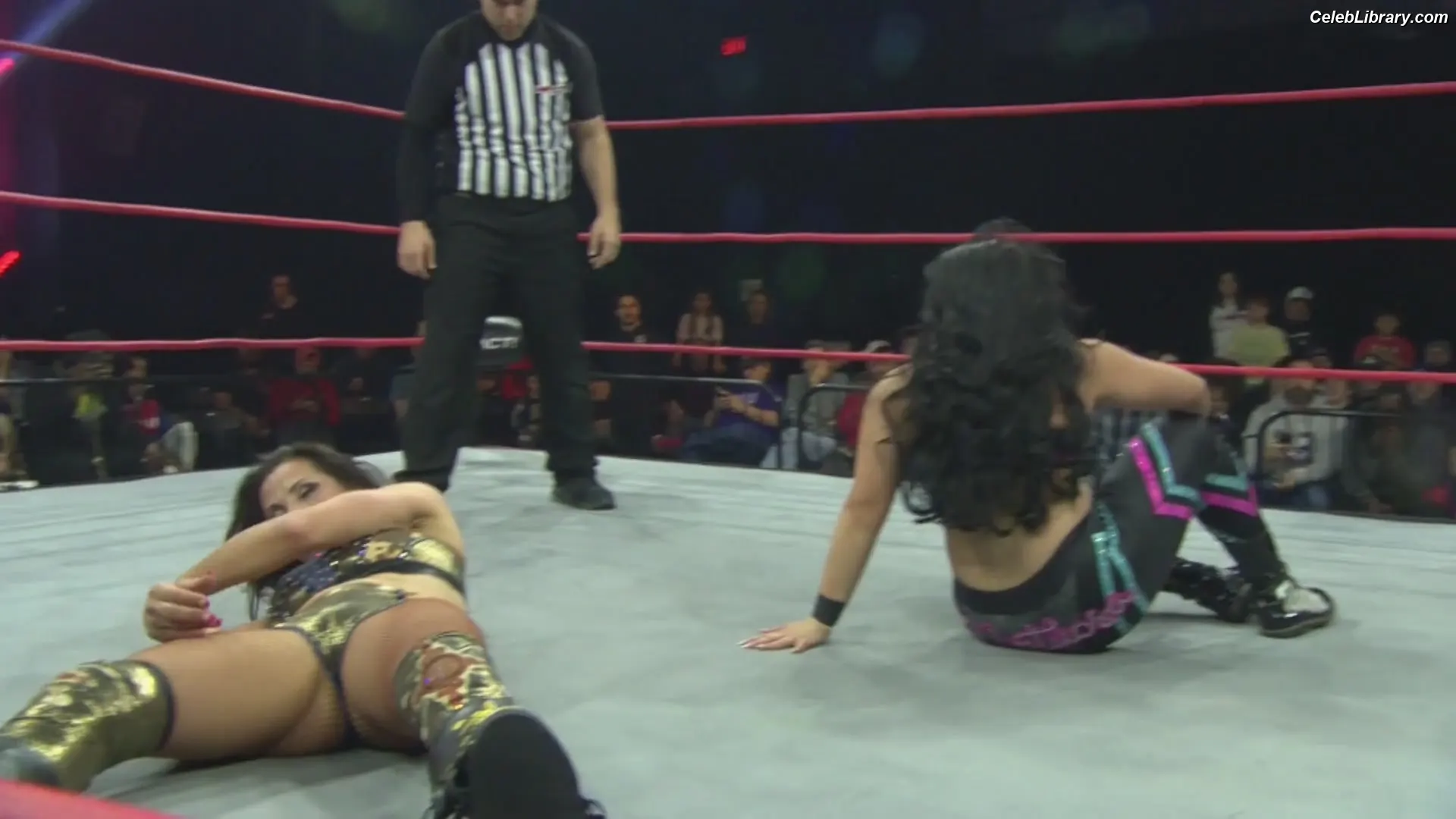 Mickie James photo 2 of 1067