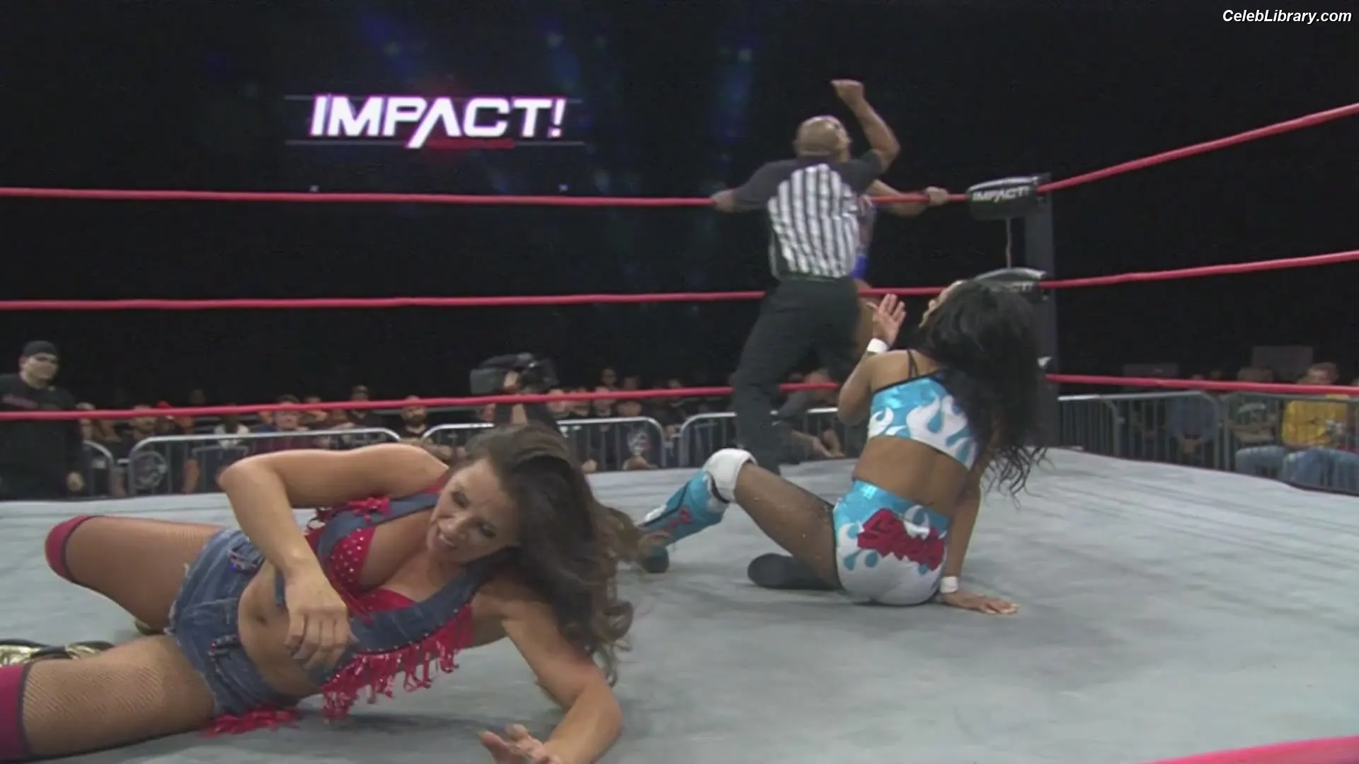 Mickie James photo 5 of 1067