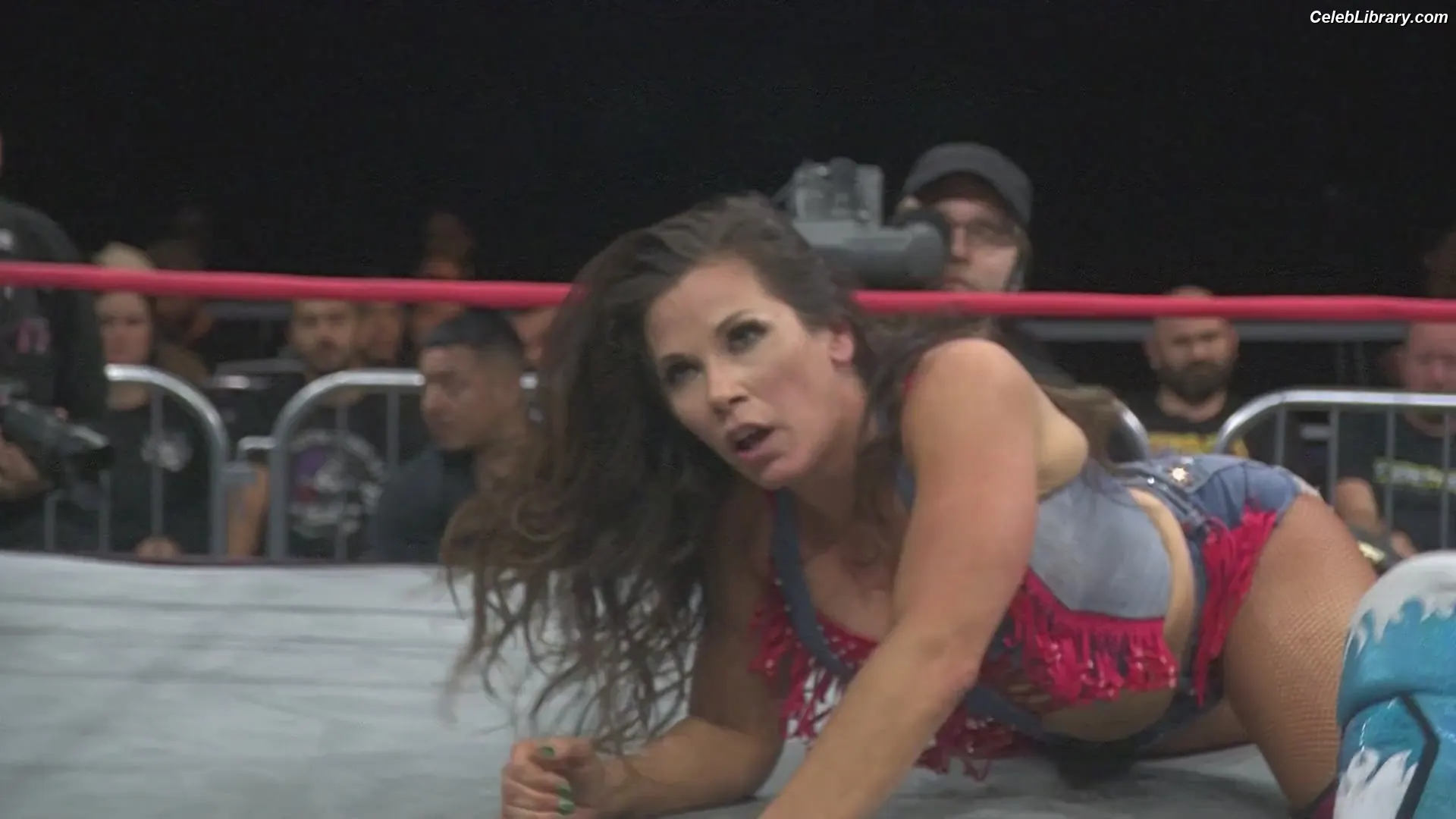Mickie James photo 4 of 1067