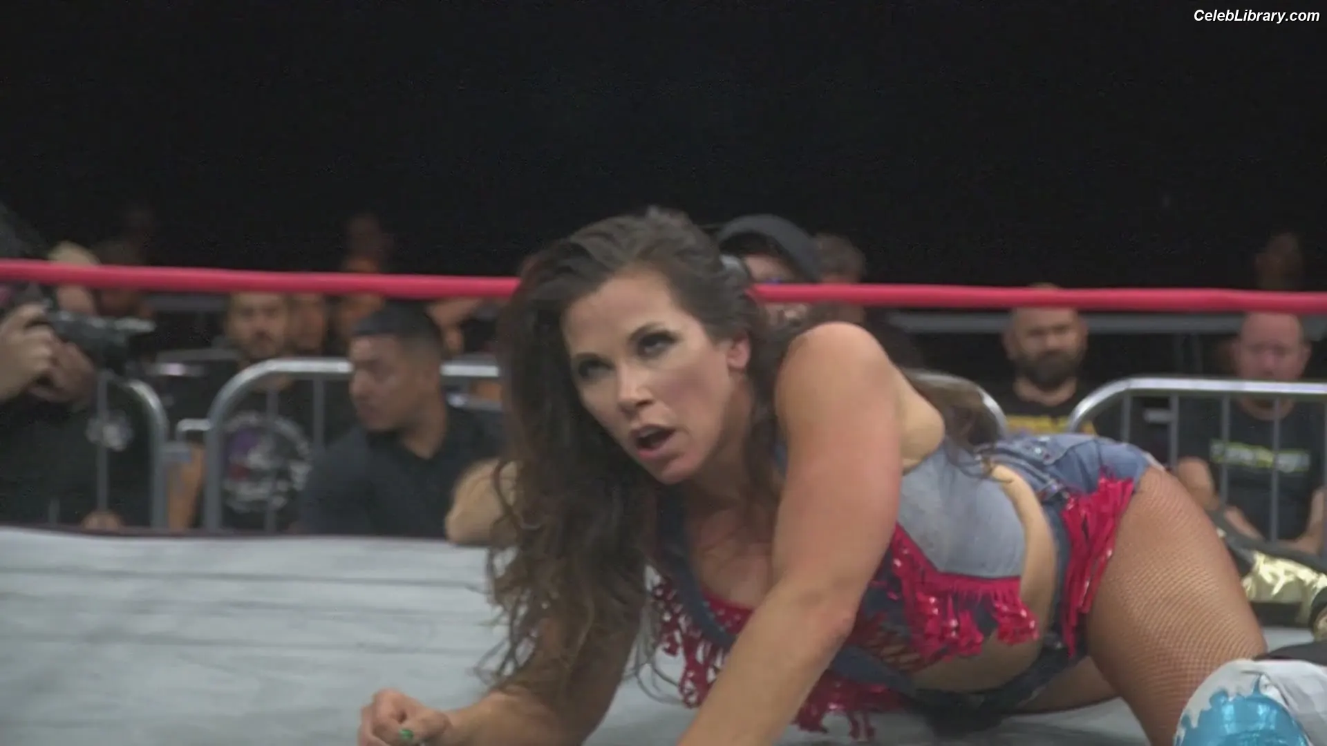 Mickie James photo 5 of 1067