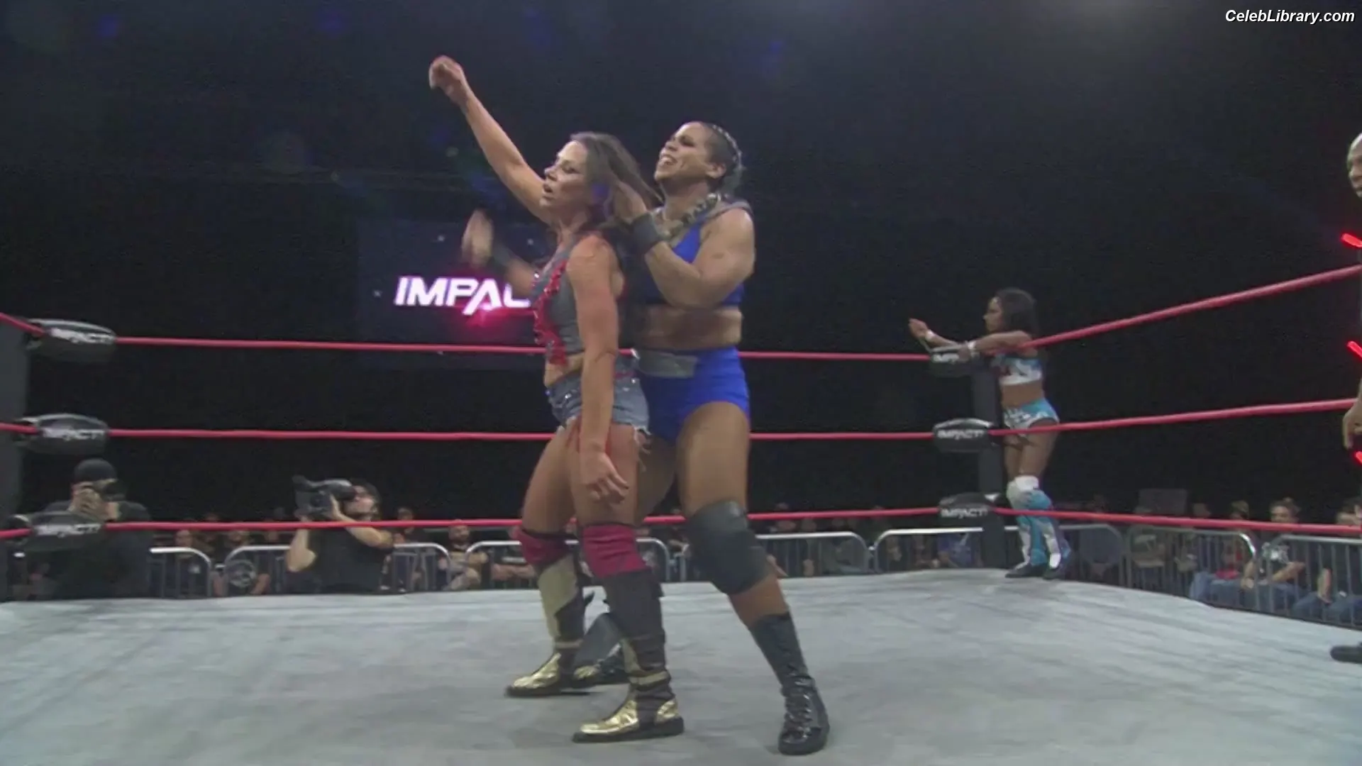 Mickie James photo 11 of 1067