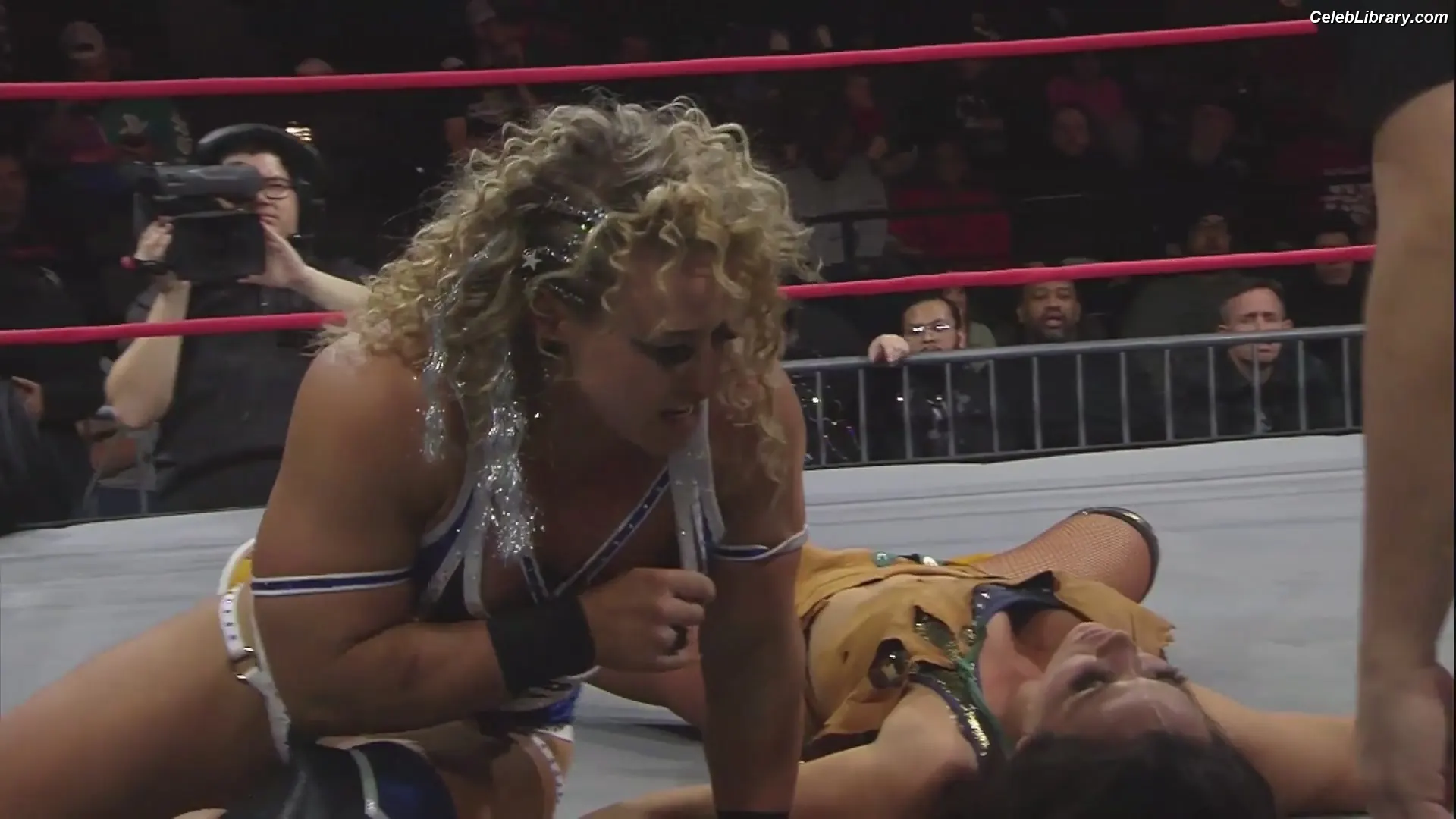 Mickie James photo 19 of 1067