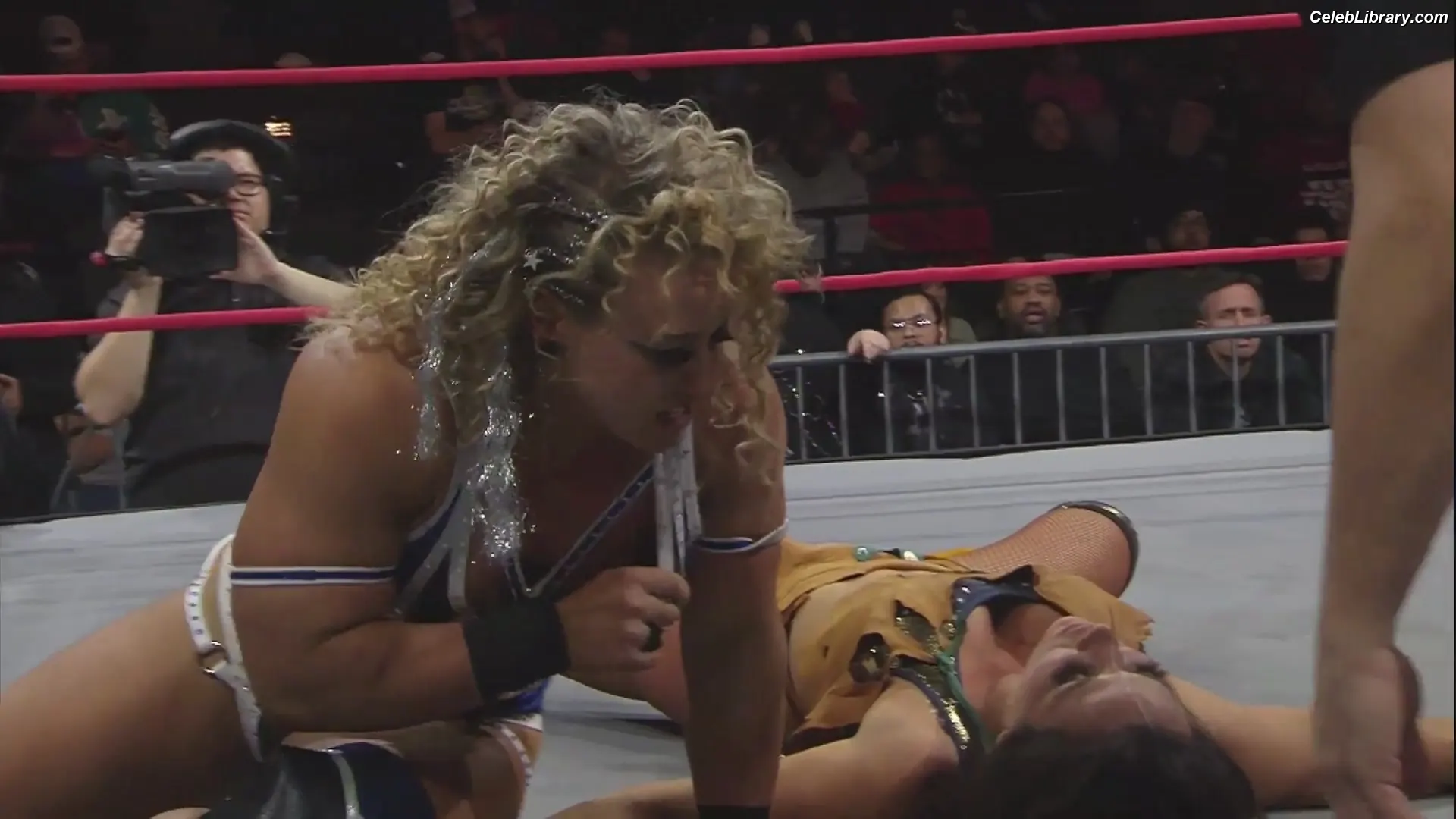 Mickie James photo 20 of 1067