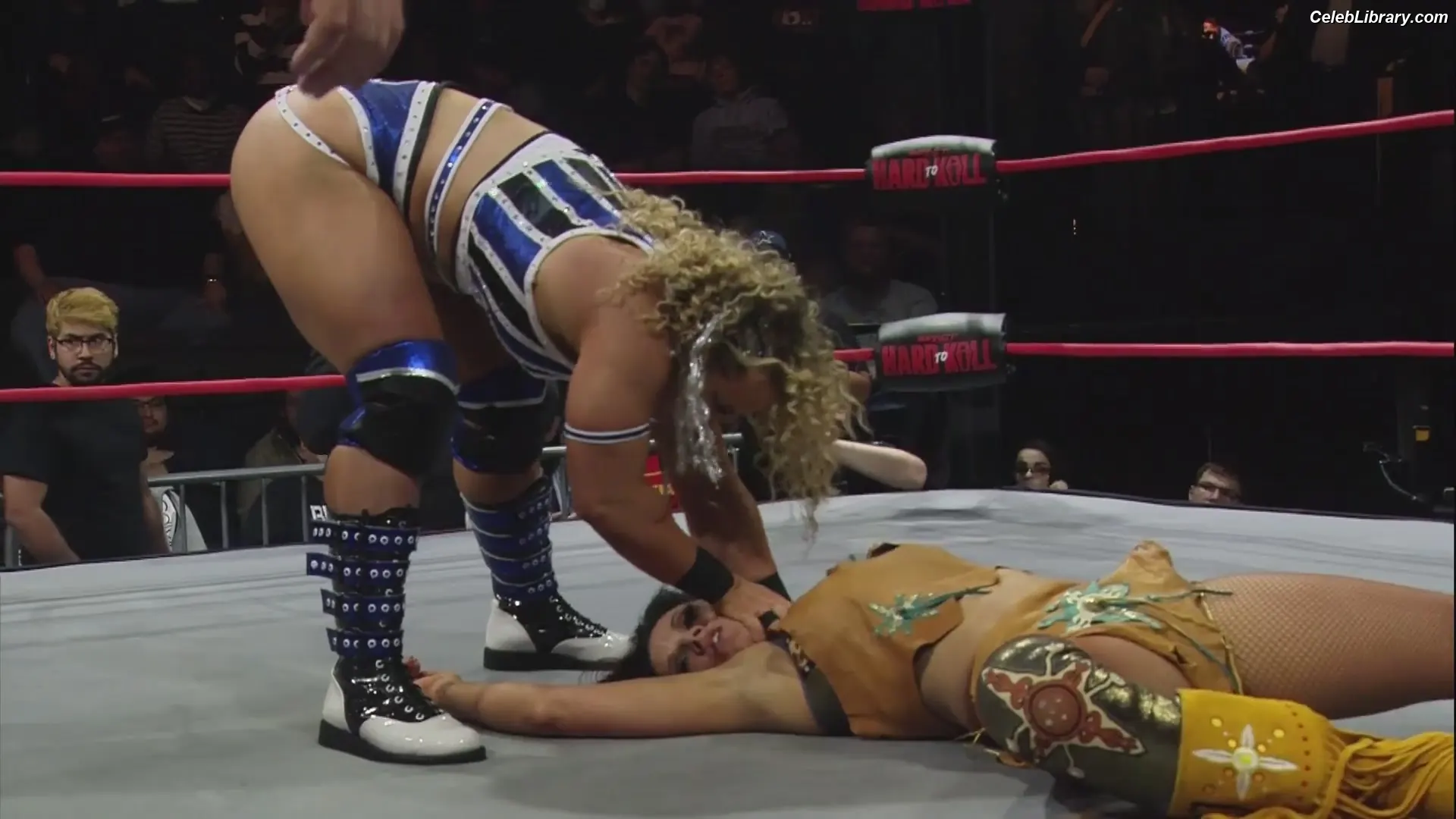 Mickie James photo 22 of 1067