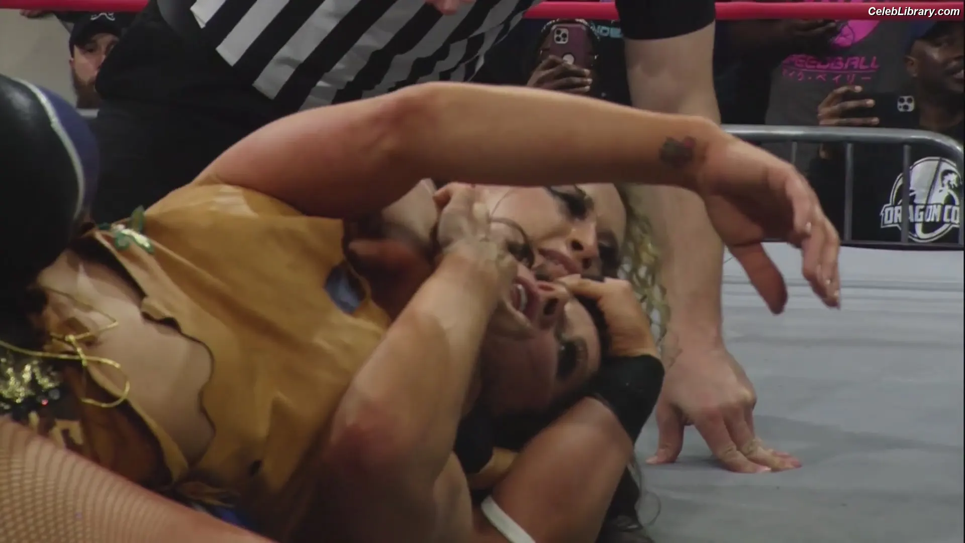 Mickie James photo 20 of 1067