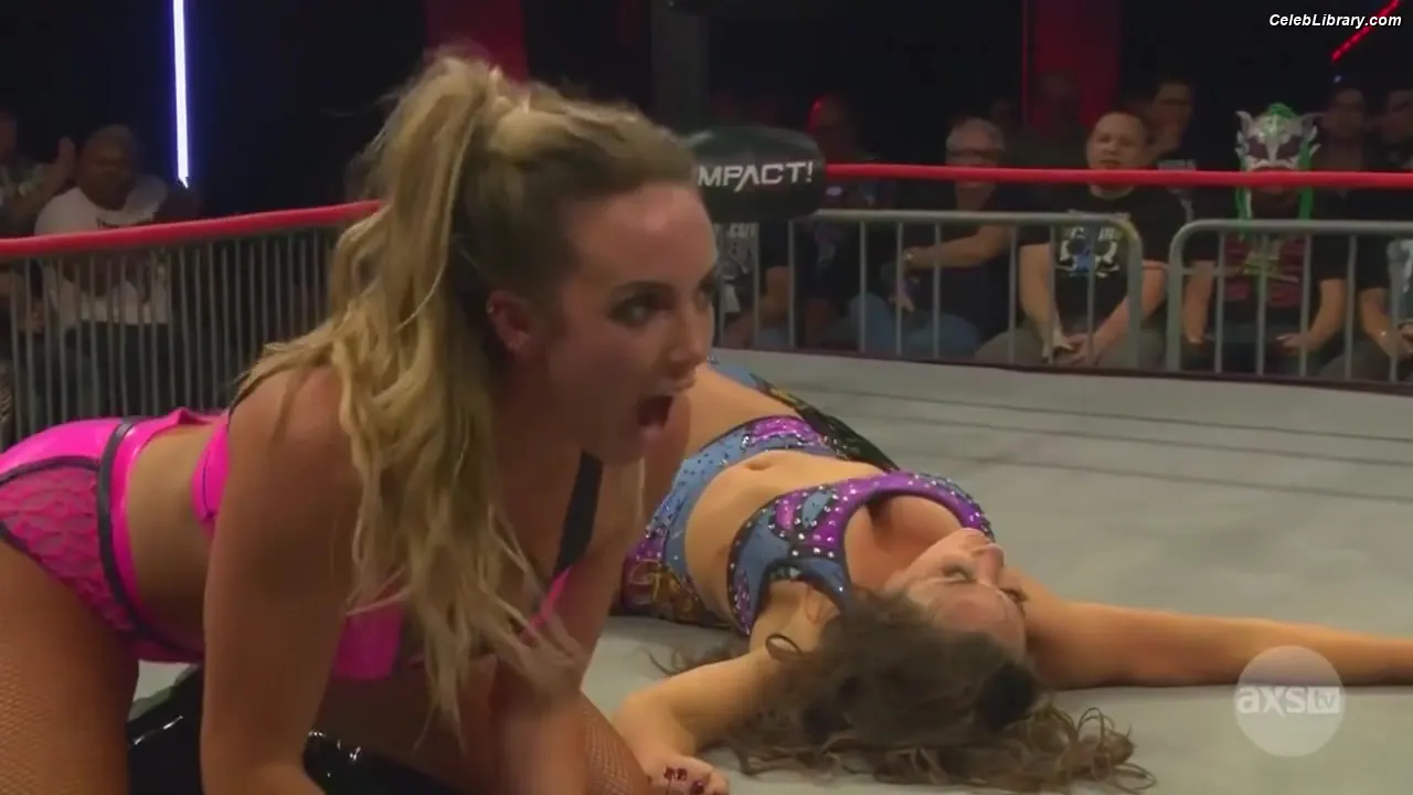 Mickie James photo 1 of 1067