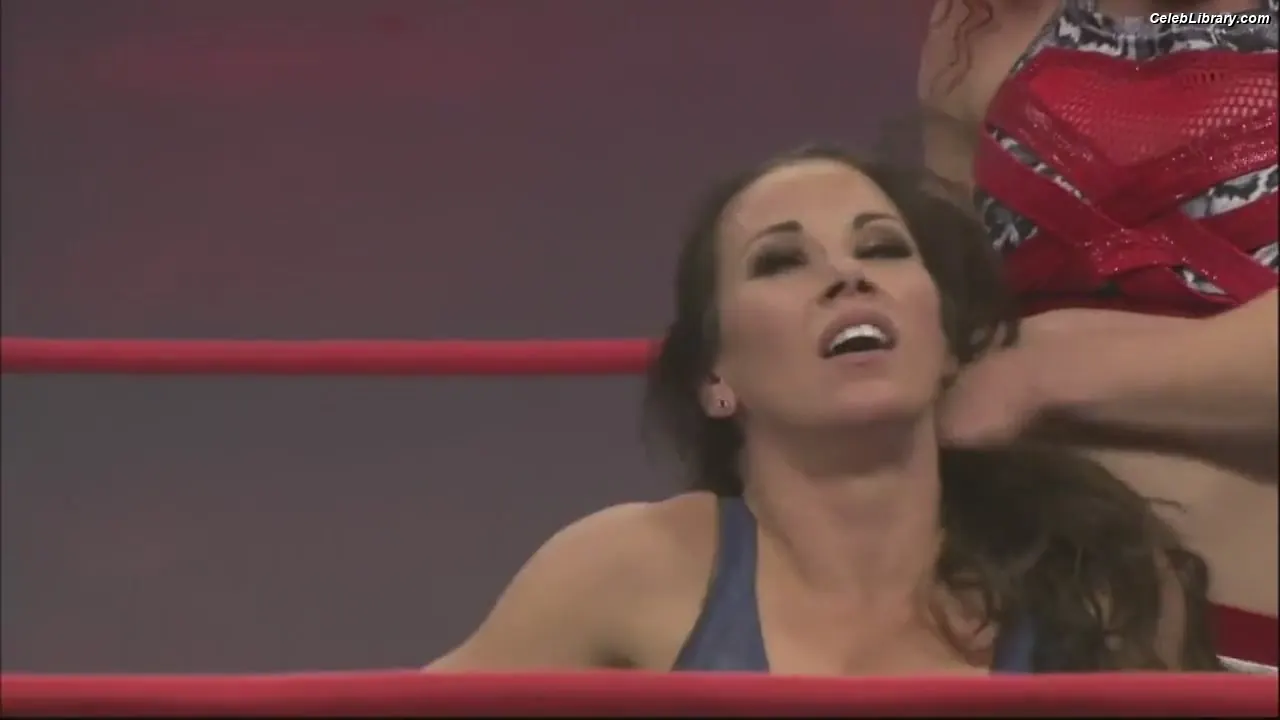 Mickie James photo 1 of 1067
