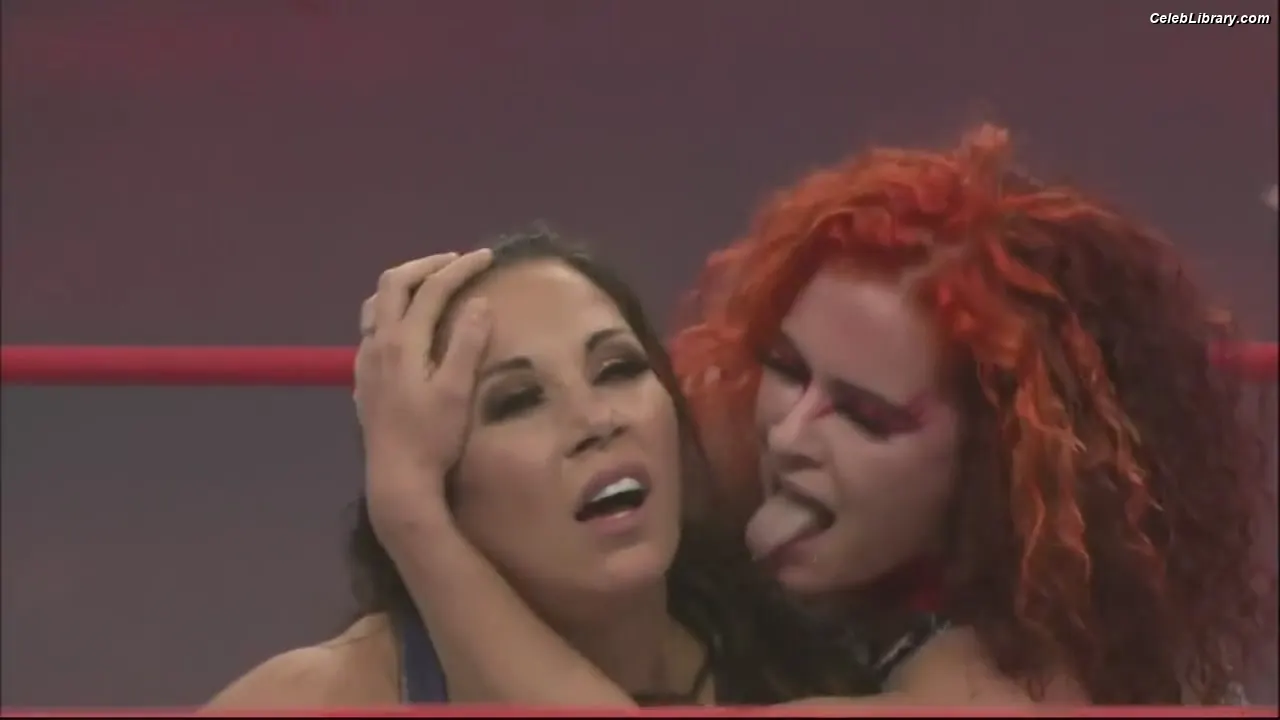 Mickie James photo 3 of 1067