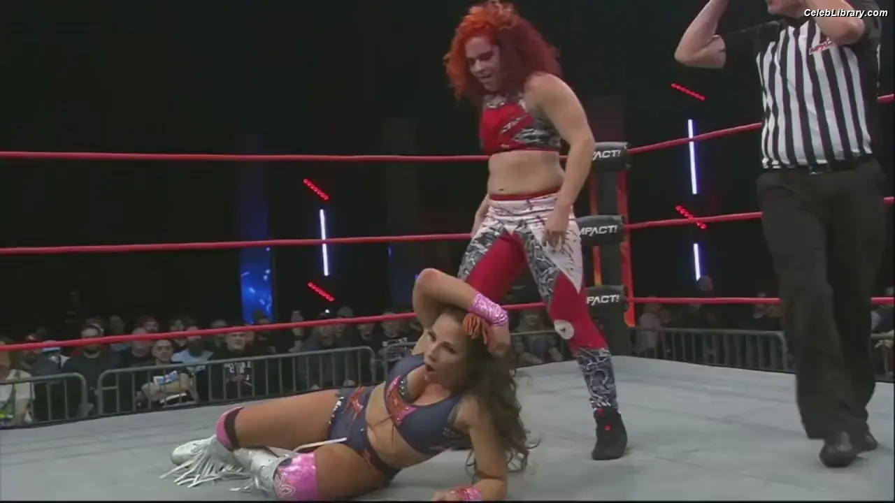 Mickie James photo 9 of 1067