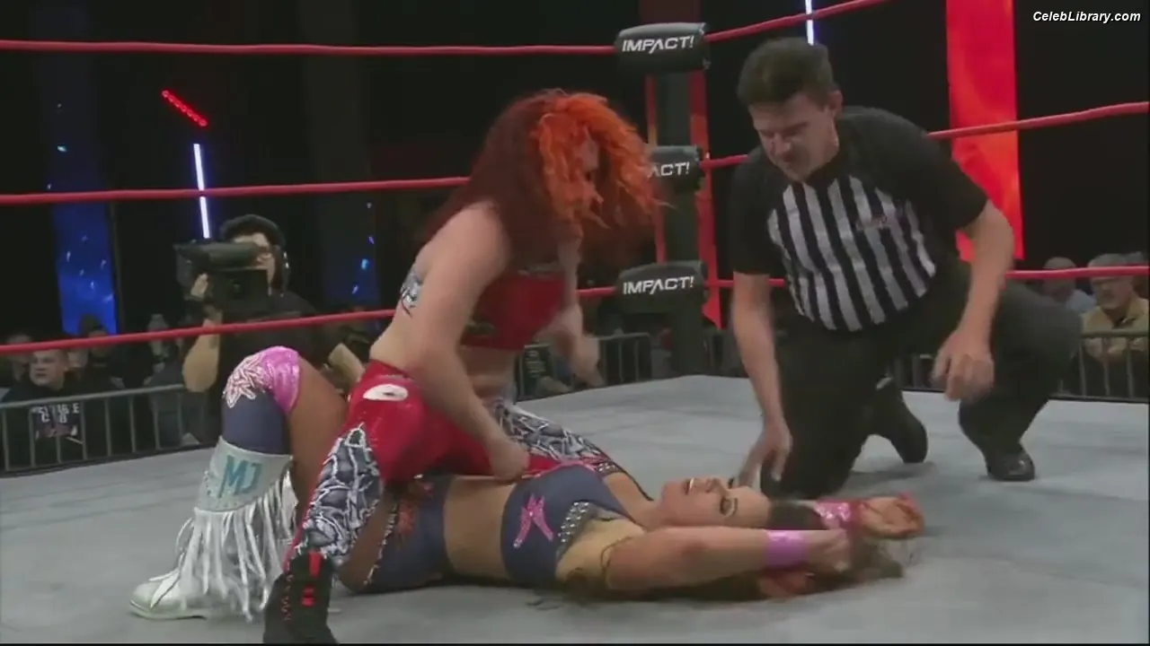 Mickie James photo 14 of 1067