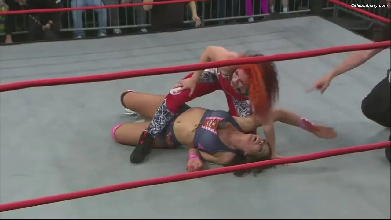 Mickie James photo 24 of 1067