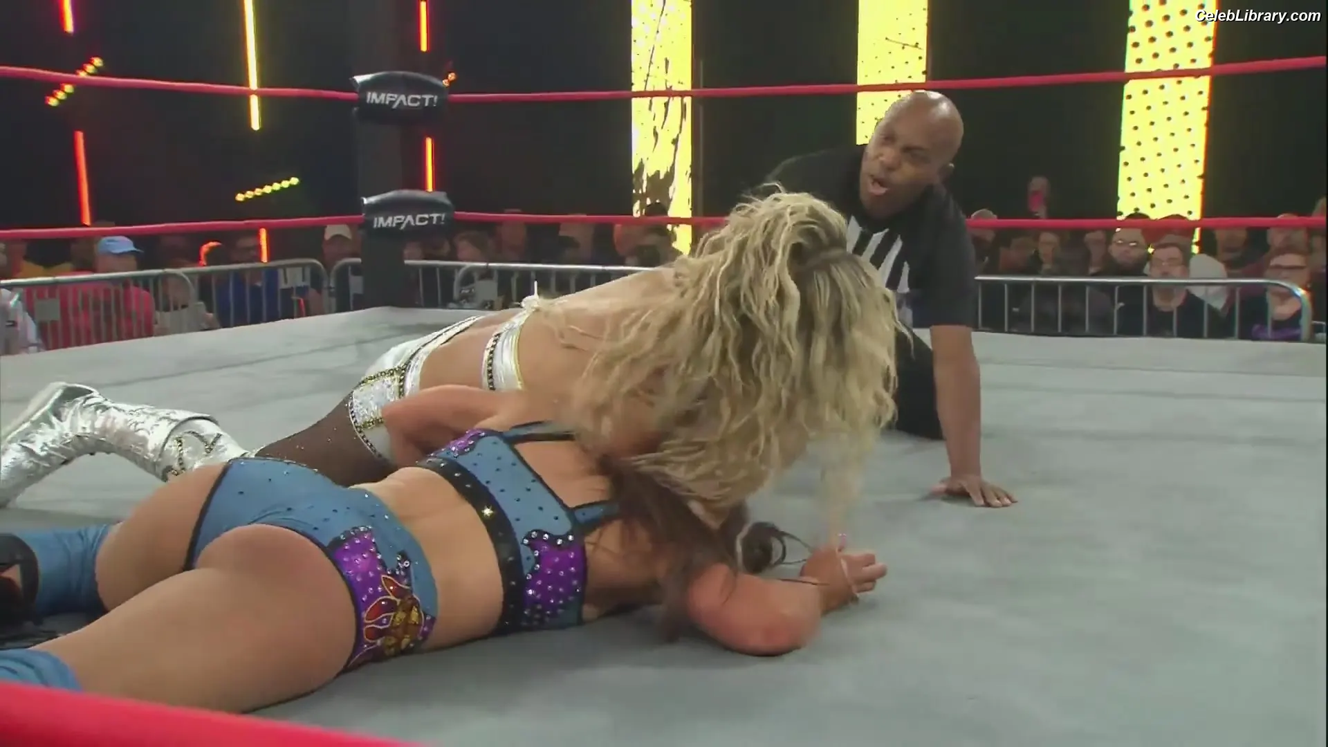 Mickie James photo 20 of 1067