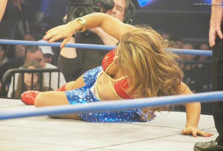 Mickie James photo 5 of 1064