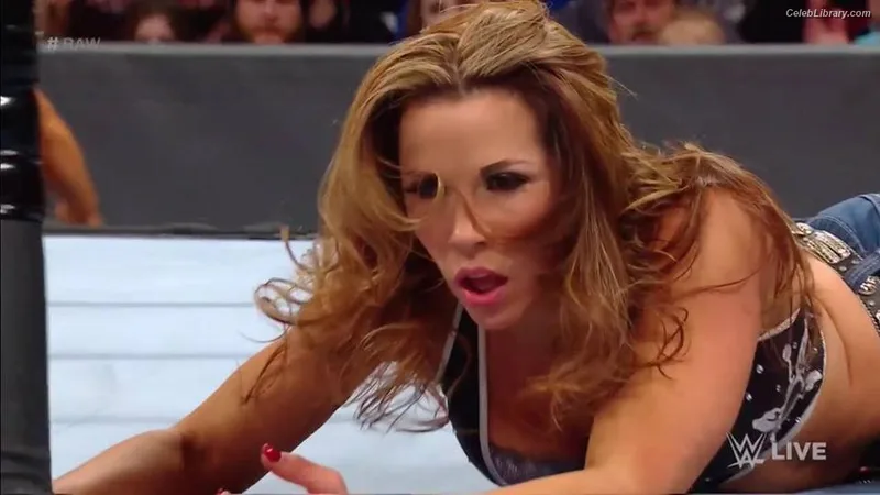 Mickie James photo 11 of 1064