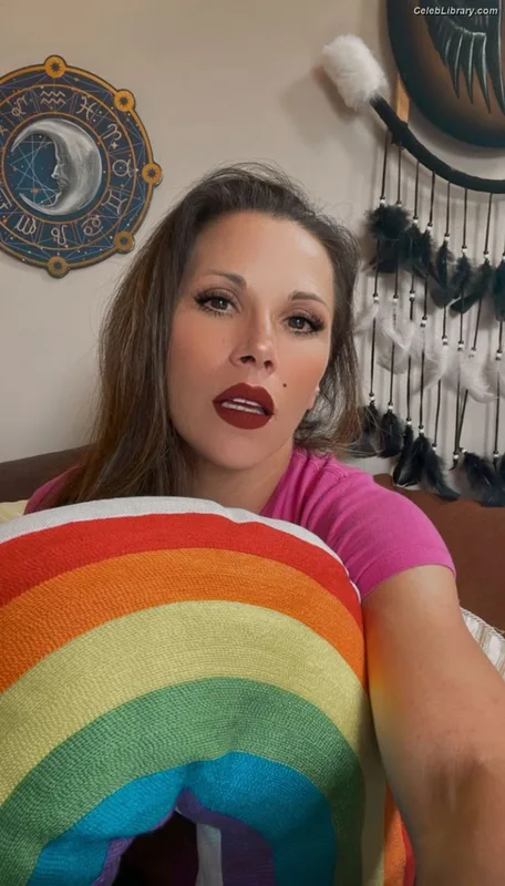 Mickie James photo 13 of 1064