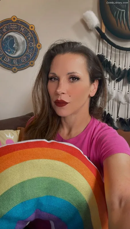 Mickie James photo 14 of 1064