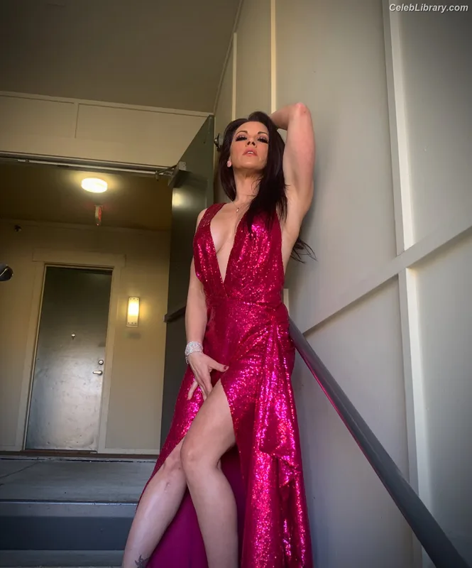 Mickie James photo 17 of 1064