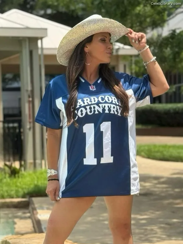Mickie James photo 24 of 1064