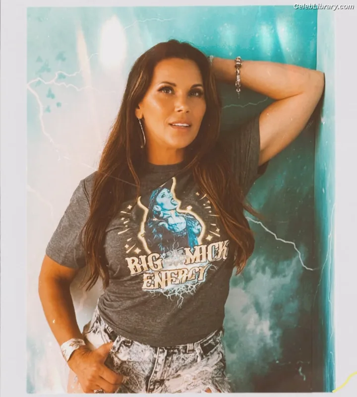 Mickie James photo 6 of 1064