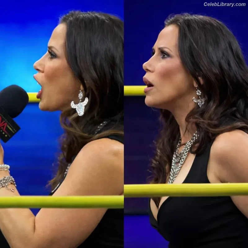 Mickie James photo 21 of 1064