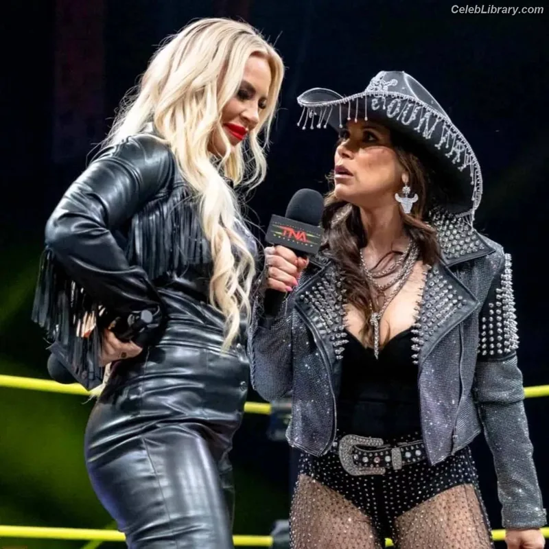 Mickie James photo 23 of 1064