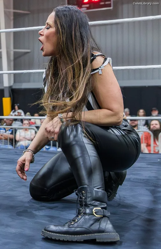Mickie James photo 1 of 1064
