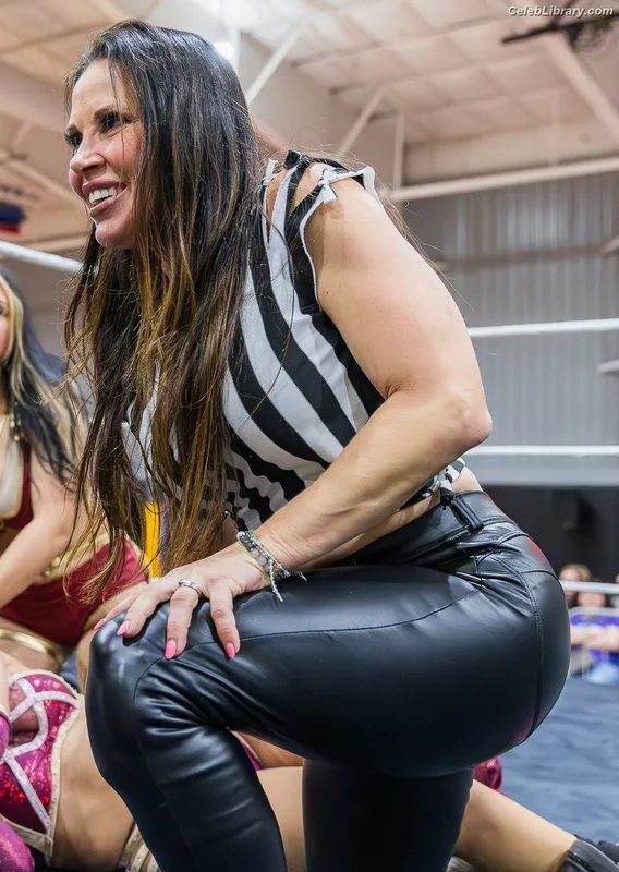 Mickie James photo 14 of 1064