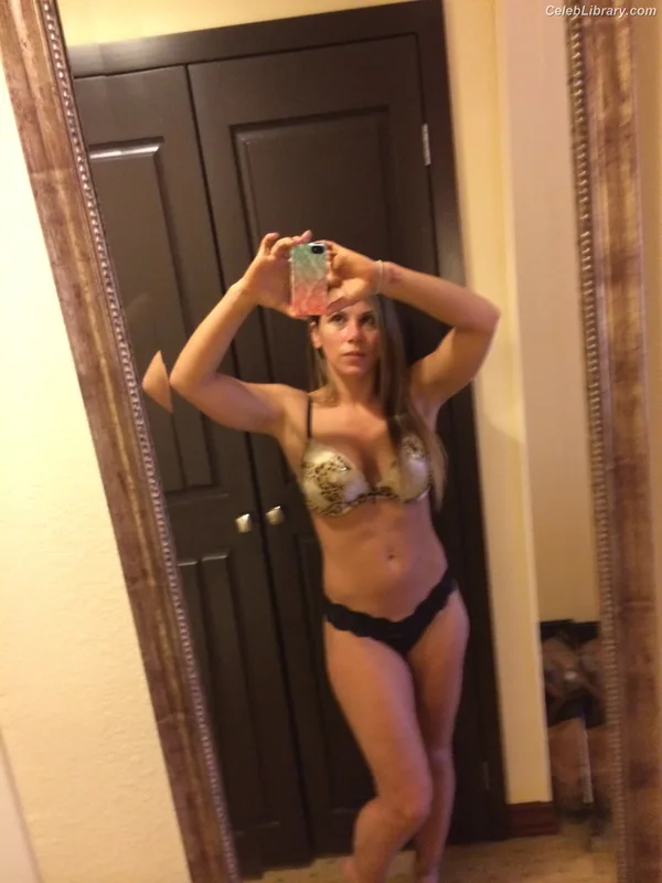 Mickie James photo 17 of 1064
