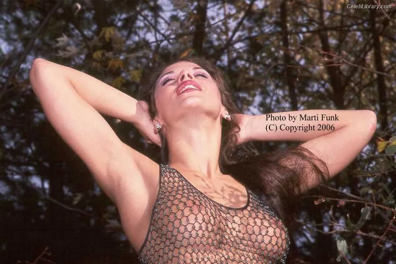 Mickie James photo 9 of 1064
