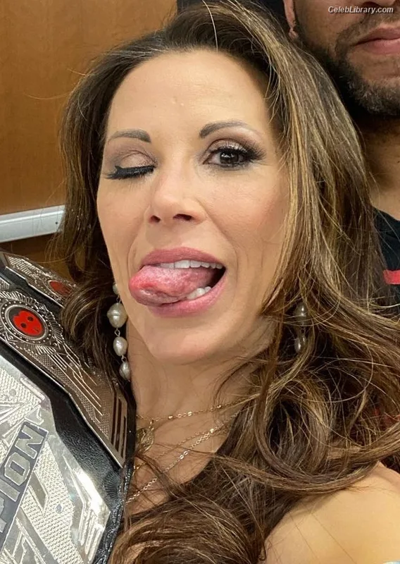 Mickie James photo 15 of 1064