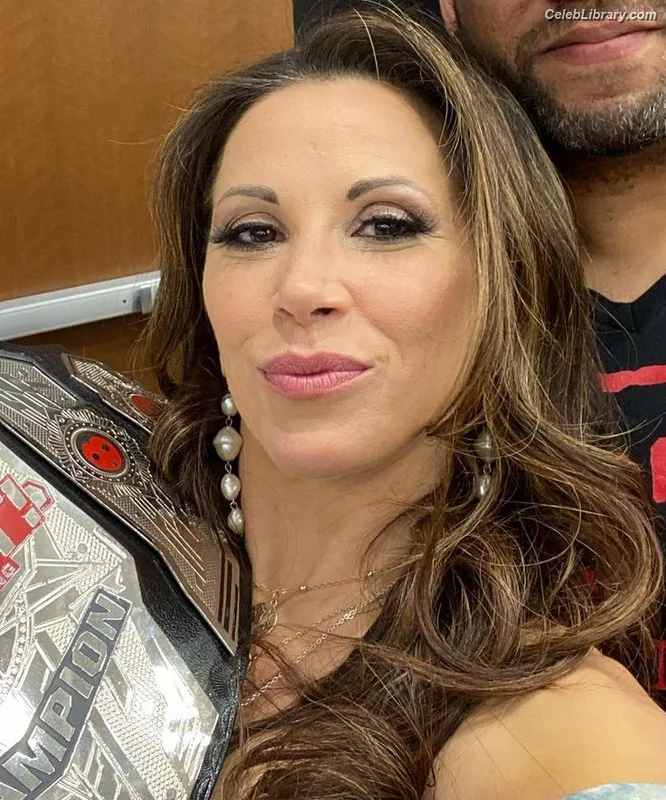 Mickie James photo 16 of 1064