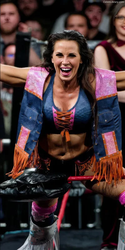 Mickie James photo 8 of 1064