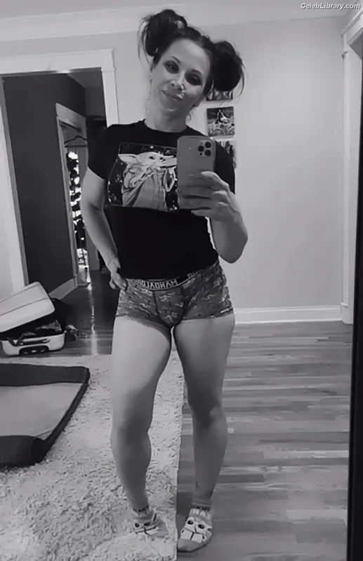 Mickie James photo 22 of 1064