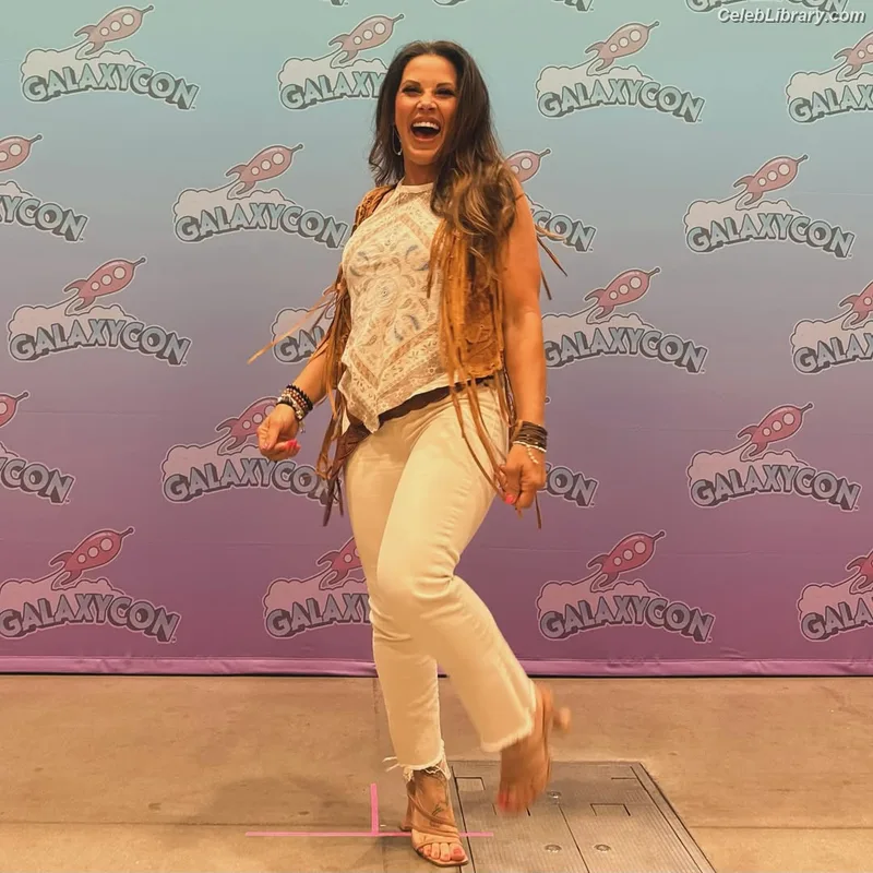 Mickie James photo 1 of 1064