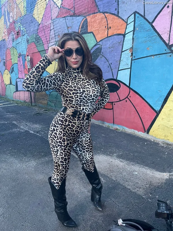 Mickie James photo 6 of 1064
