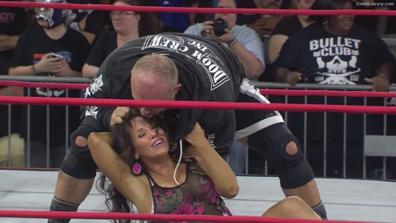 Mickie James photo 2 of 1064
