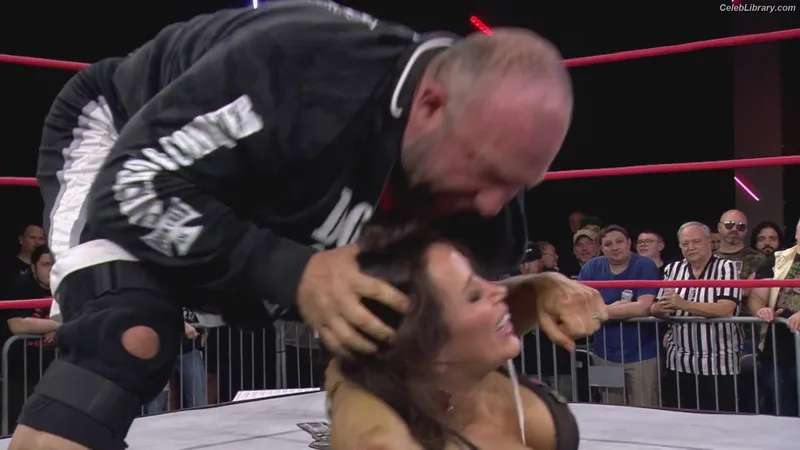 Mickie James photo 13 of 1064