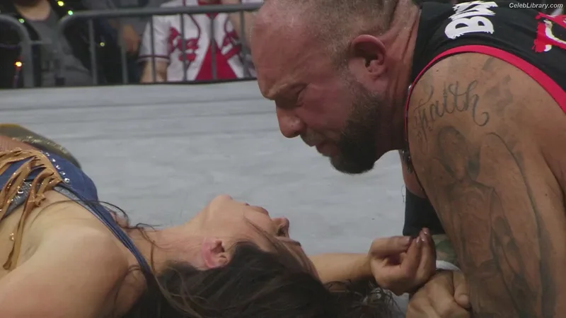 Mickie James photo 4 of 1064