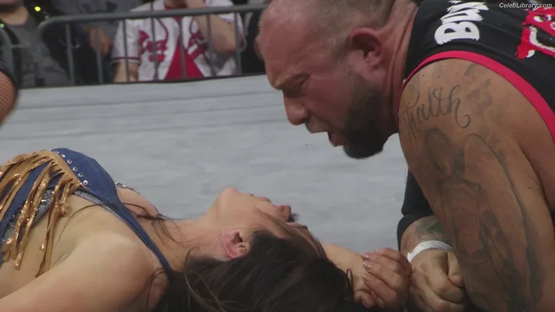 Mickie James photo 5 of 1064