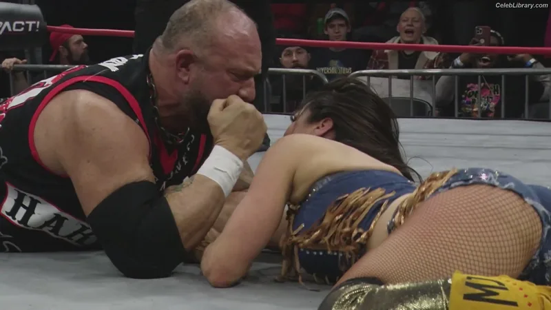 Mickie James photo 8 of 1064