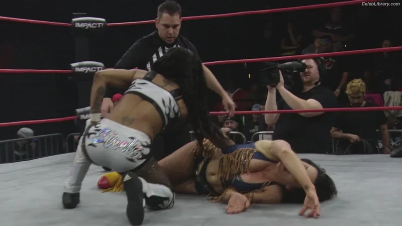 Mickie James photo 20 of 1064
