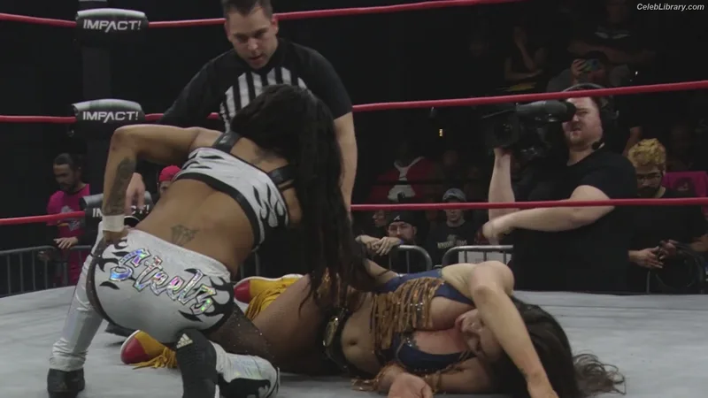 Mickie James photo 22 of 1064